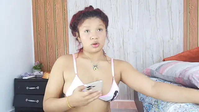 Emily_Coper18's Live XXX Chat