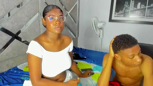 Chat +18 de EvaxEmma ao vivo