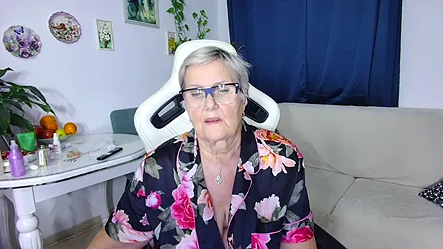 Selenna57's Live XXX Chat