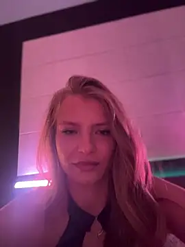 AnastasiaAniess' Live XXX Chat