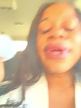 Tikalalin's Live XXX Chat