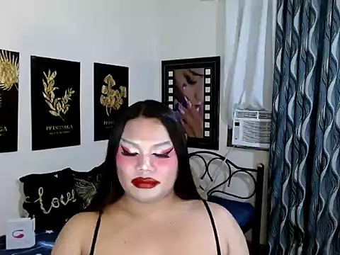 TSbrianaHugeCock – Kamerová šou