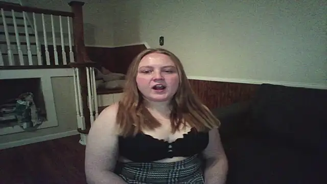 PhatAssBlond: διαδικτυακό σόου στην κάμερα