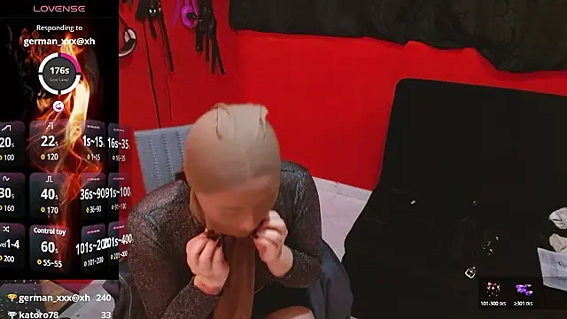 Emily_Slave28's Live XXX Chat