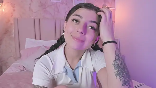 anntonella_watson Adlı Modelin Canlı XXX Sohbeti