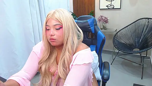 Kenya--Buhle's Live XXX Chat