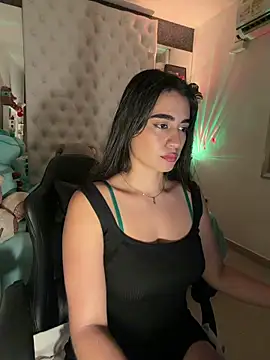 ZarahEvans: онлайн-секс-чат