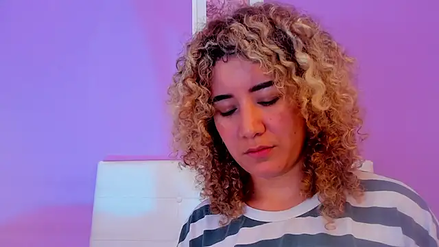 Charlotte11-11: онлайн-секс-чат