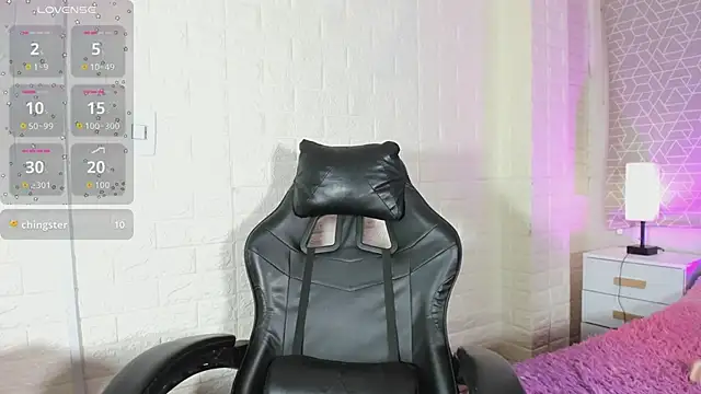 SWEET_KITTY_01's Live XXX Chat