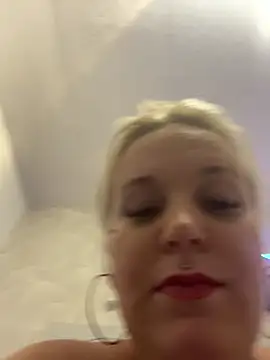 BellaBunny0's Webcam Show