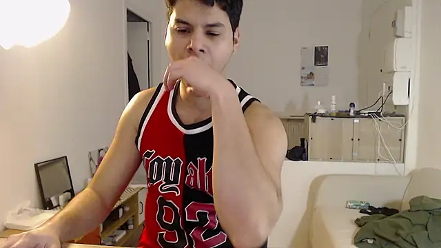 tomas_boy20's Live XXX Chat