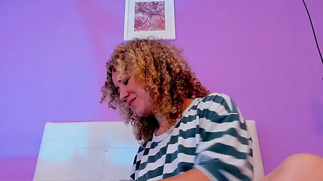 Charlotte11-11's Live XXX Chat