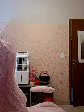 Irresistible24's Live XXX Chat