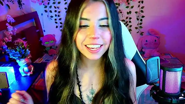 Kittyuwu_'s Live XXX Chat