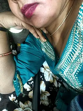 Sharmila-Singh: онлайн-секс-чат