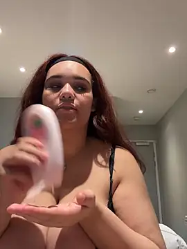 ChelseaOnCam's Live XXX Chat