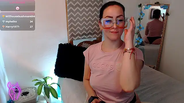 kiara_bermont's Live XXX Chat