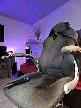 Chatroom XXX en direct de Naughty_Charly