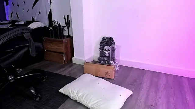 Raven_Witch_'s Live XXX Chat