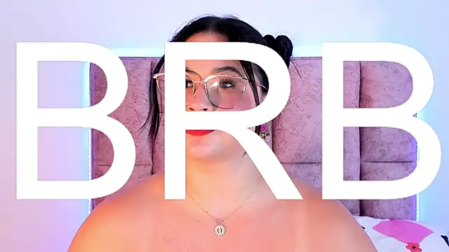 miahkumar's Live XXX Chat