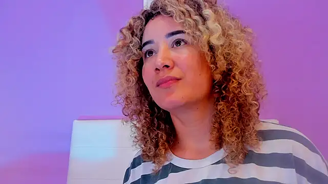 Charlotte11-11のライブXXXチ  ャット