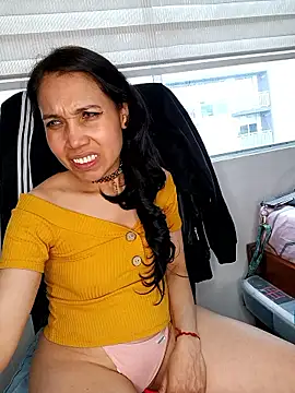 KimPielCanela 现场XXX聊天