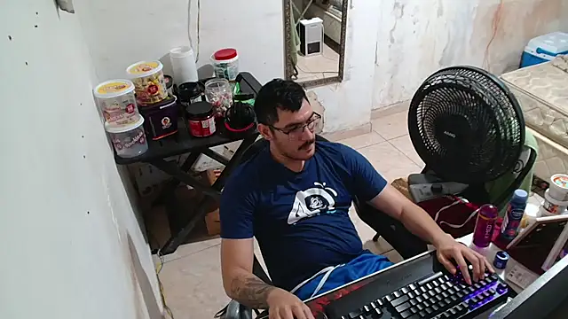 Leonino231's Live XXX Chat