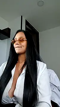 Esmeralda333's Live XXX Chat