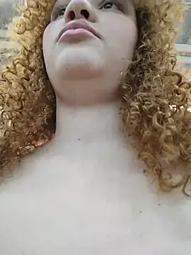 SirenRouge_69's Live XXX Chat