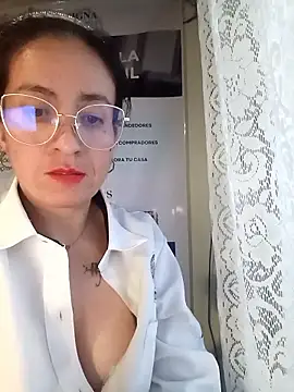 Valentina--1's Live XXX Chat