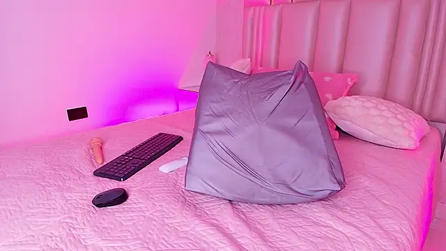 alanarose18's Live XXX Chat