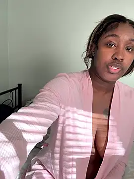 ToyaThick's Live XXX Chat