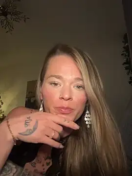 vinique99's Live XXX Chat