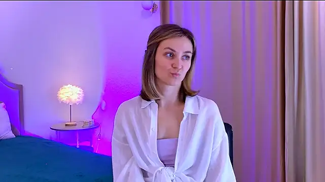 EmeraldGlowのライブXXXチャット