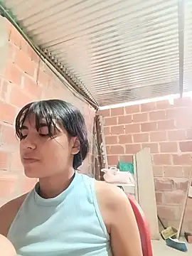 triana-hot18's Live XXX Chat