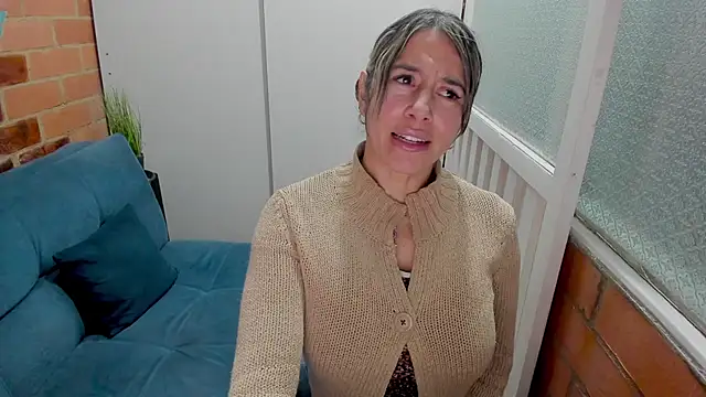 Penelope47's Live XXX Chat