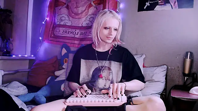 Alien_BellaのライブXXXチャット