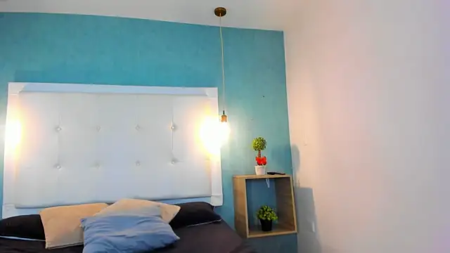 Heidy_milf's Live XXX Chat