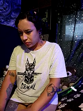 Isis_Bathory's Live XXX Chat