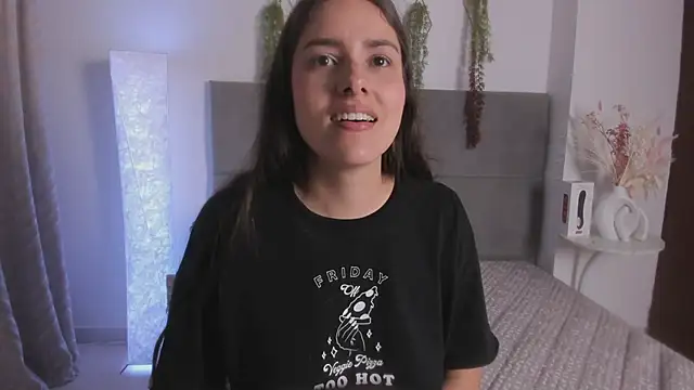 JulietaSnow Chat XXX in diretta