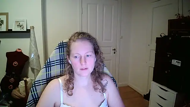 Girlnina-1995's Live XXX Chat