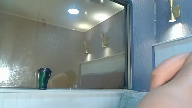 XXX chat uživo modela EmilyQueen3x