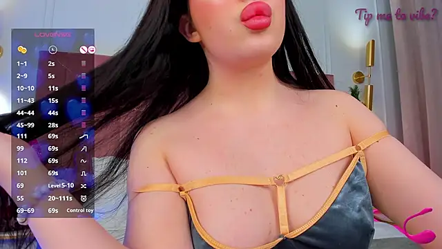 Mayzzie's Live XXX Chat