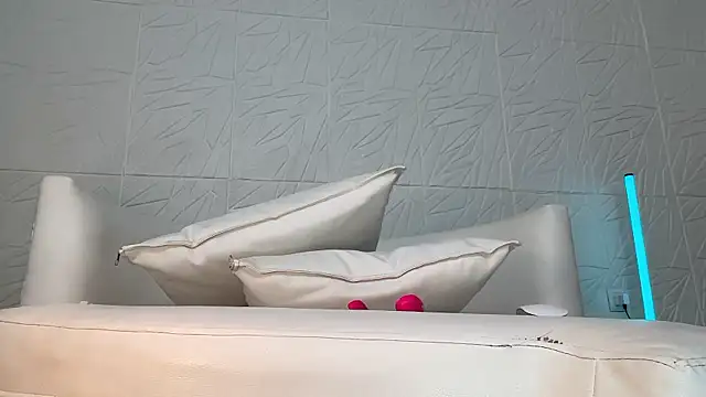 Reyna63's Live XXX Chat