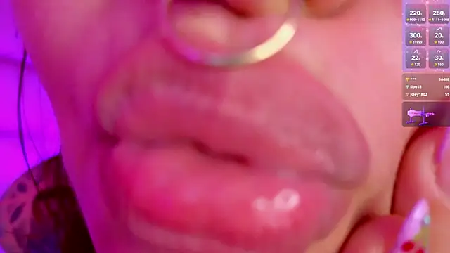 Evangelyne_1's Live XXX Chat