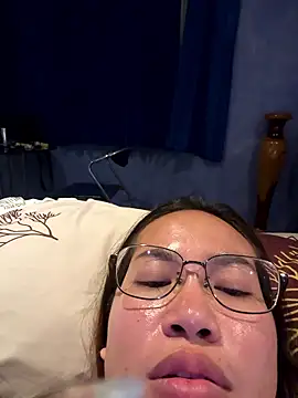 Ponthip's Live XXX Chat