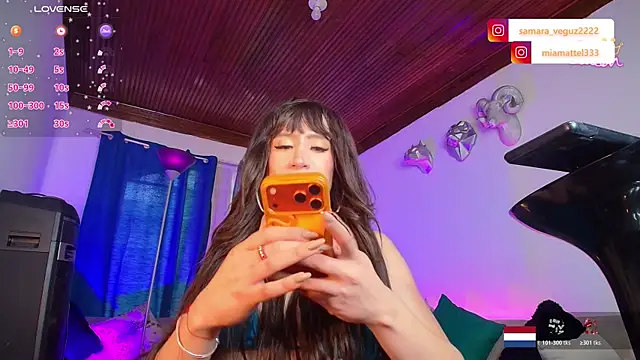 samara_veguz222's Live XXX Chat