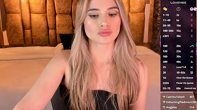 KiaraCarter's Live XXX Chat