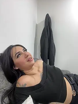 EmmyEvans1 Chat XXX in diretta