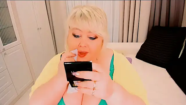 BIGTITSBBW Chat XXX in diretta